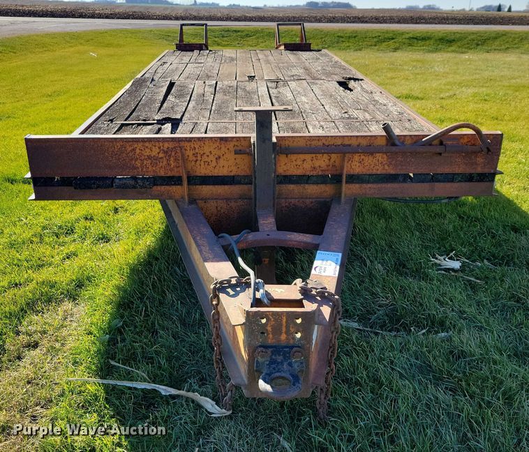 image for item EA2742 1995 Econoline MP425DF equipment trailer