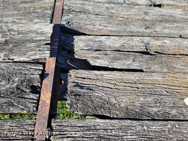 image for item EA2742 1995 Econoline MP425DF equipment trailer