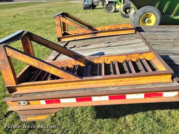 image for item EA2742 1995 Econoline MP425DF equipment trailer