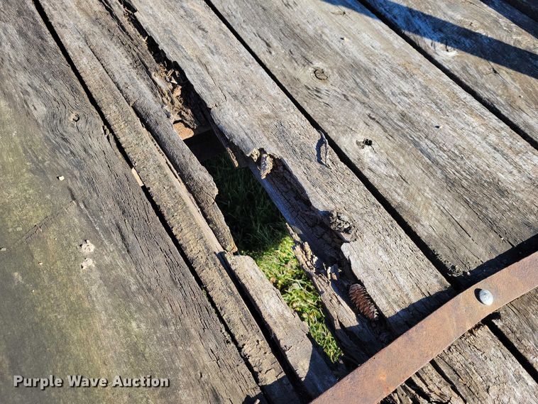 image for item EA2742 1995 Econoline MP425DF equipment trailer