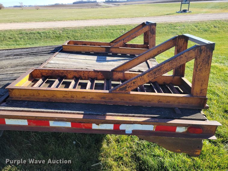 image for item EA2742 1995 Econoline MP425DF equipment trailer