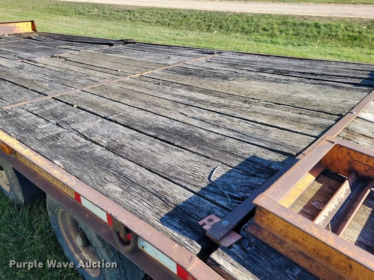 image for item EA2742 1995 Econoline MP425DF equipment trailer