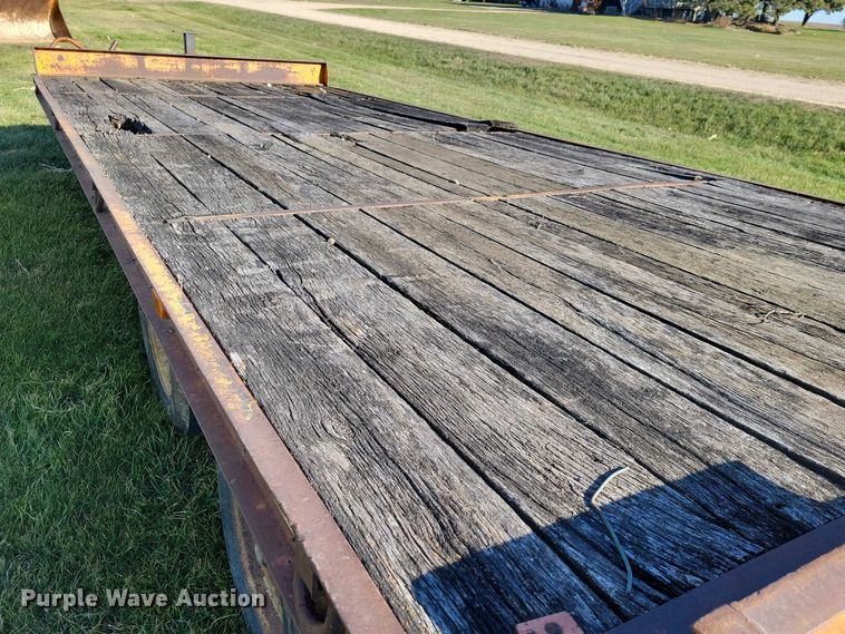 image for item EA2742 1995 Econoline MP425DF equipment trailer