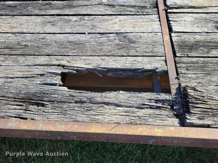 image for item EA2742 1995 Econoline MP425DF equipment trailer