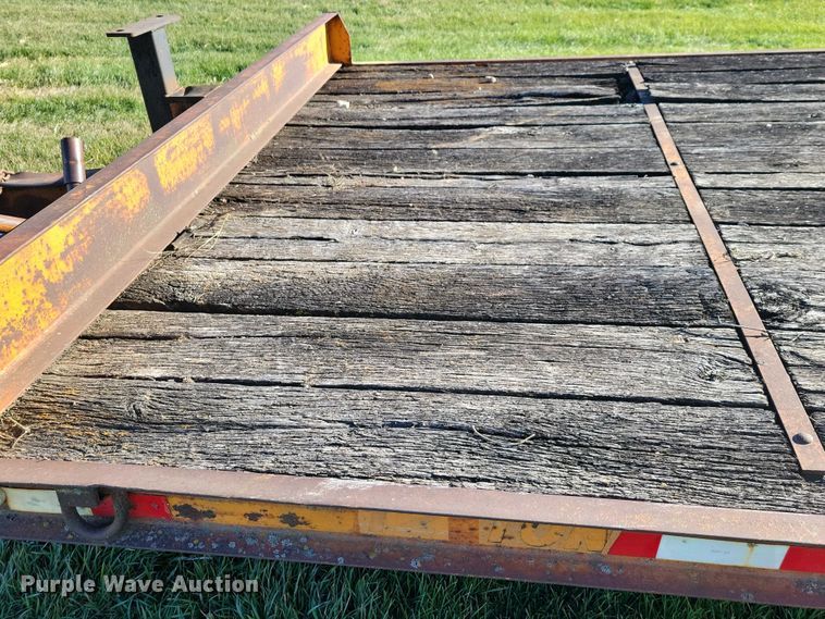 image for item EA2742 1995 Econoline MP425DF equipment trailer