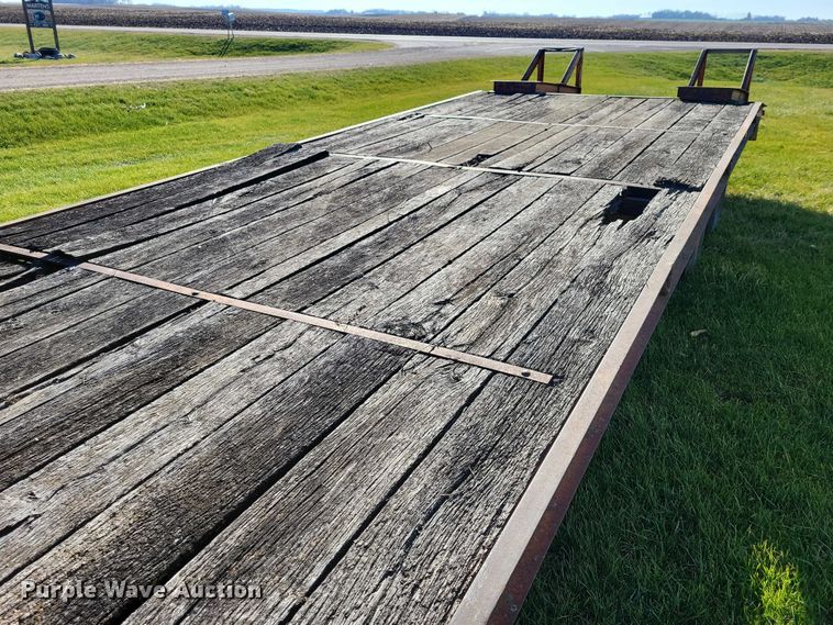 image for item EA2742 1995 Econoline MP425DF equipment trailer