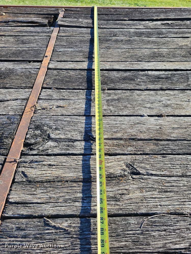 image for item EA2742 1995 Econoline MP425DF equipment trailer