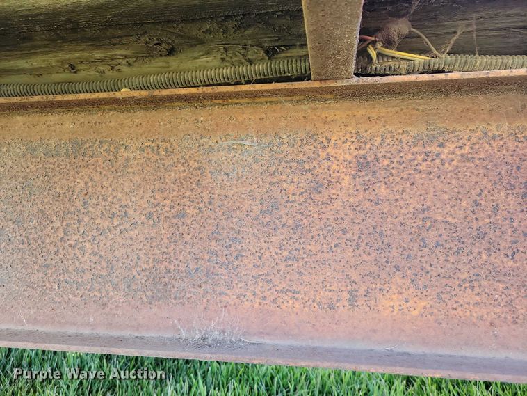 image for item EA2742 1995 Econoline MP425DF equipment trailer