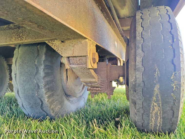 image for item EA2742 1995 Econoline MP425DF equipment trailer