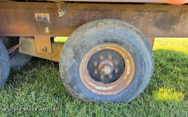 image for item EA2742 1995 Econoline MP425DF equipment trailer