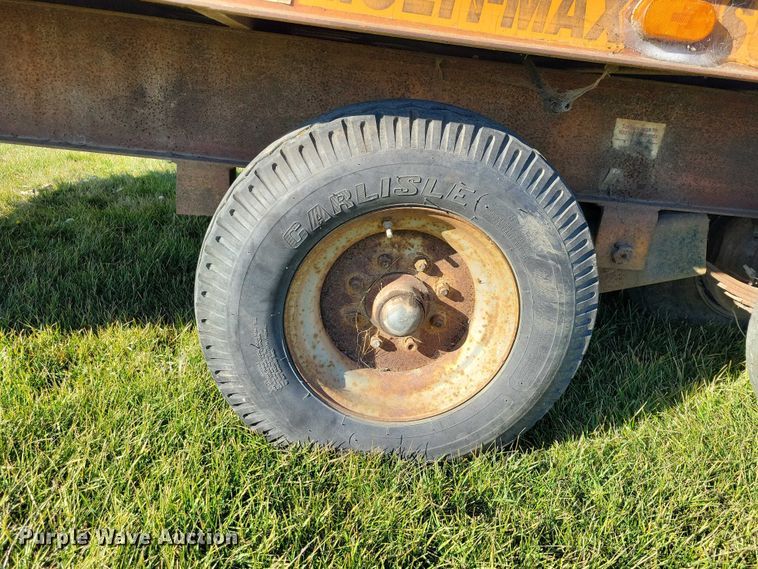 image for item EA2742 1995 Econoline MP425DF equipment trailer