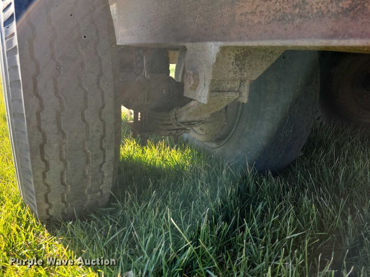 image for item EA2742 1995 Econoline MP425DF equipment trailer