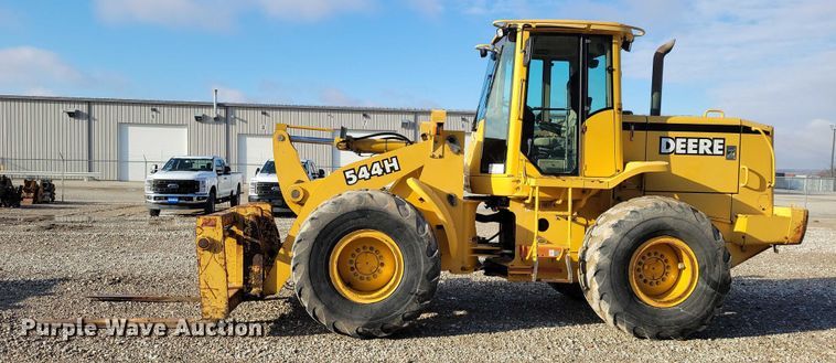 image for item EA2752 1999 John Deere 544H wheel loader