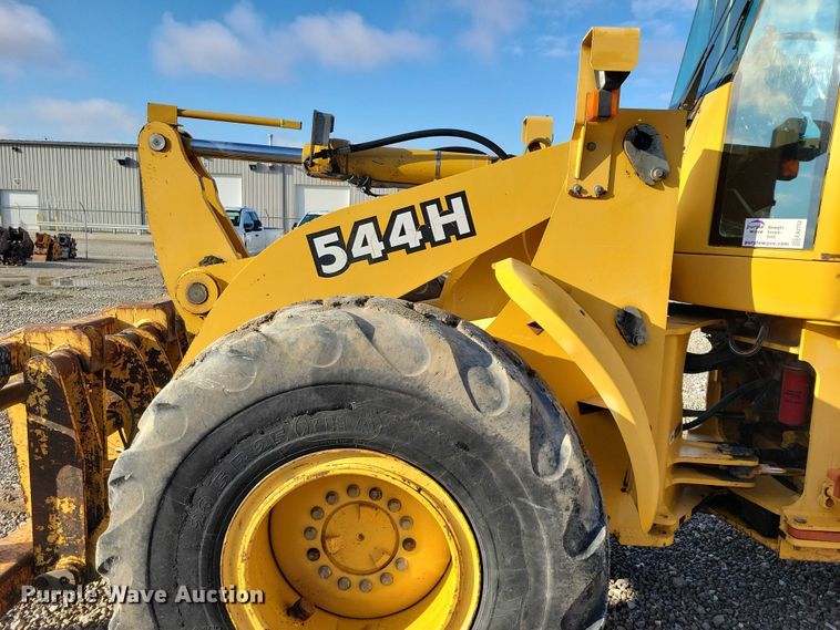 image for item EA2752 1999 John Deere 544H wheel loader