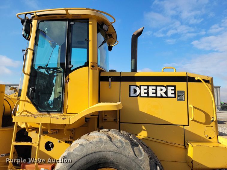 image for item EA2752 1999 John Deere 544H wheel loader