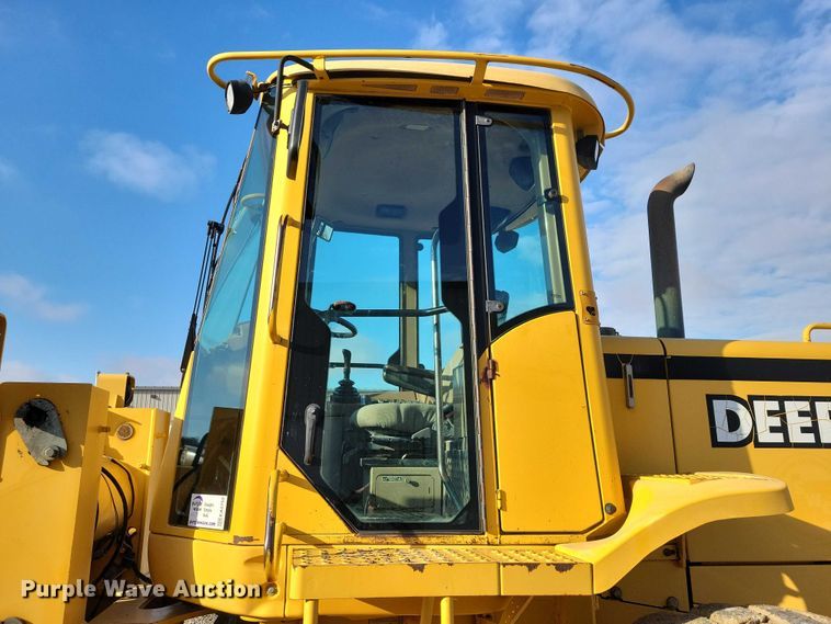 image for item EA2752 1999 John Deere 544H wheel loader