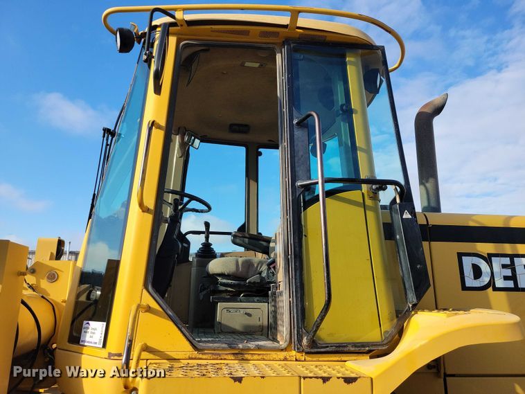 image for item EA2752 1999 John Deere 544H wheel loader