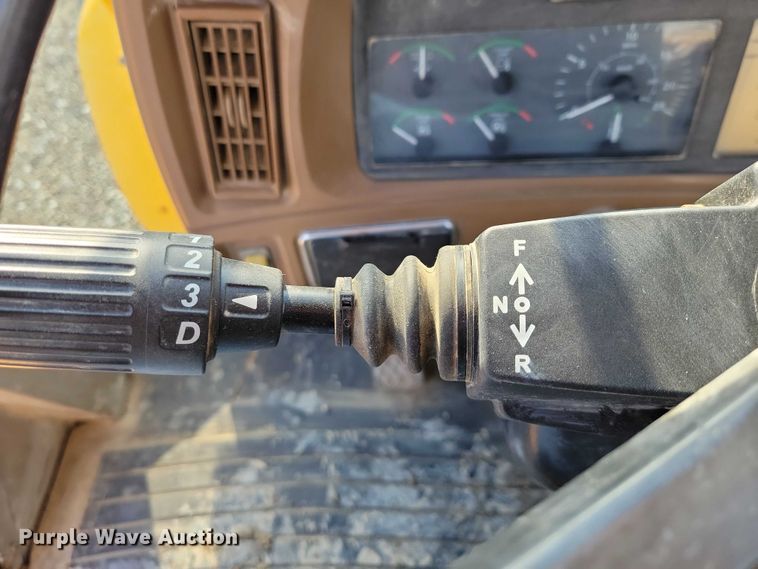 image for item EA2752 1999 John Deere 544H wheel loader