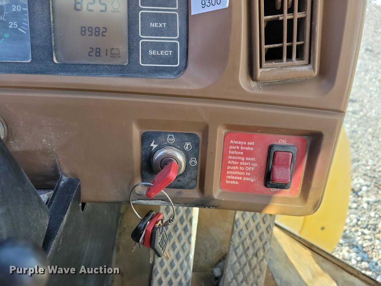 image for item EA2752 1999 John Deere 544H wheel loader