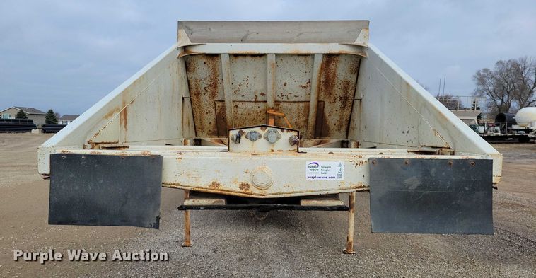 image for item EA2754 1991 Ranch Manufacturing Co bottom dump trailer