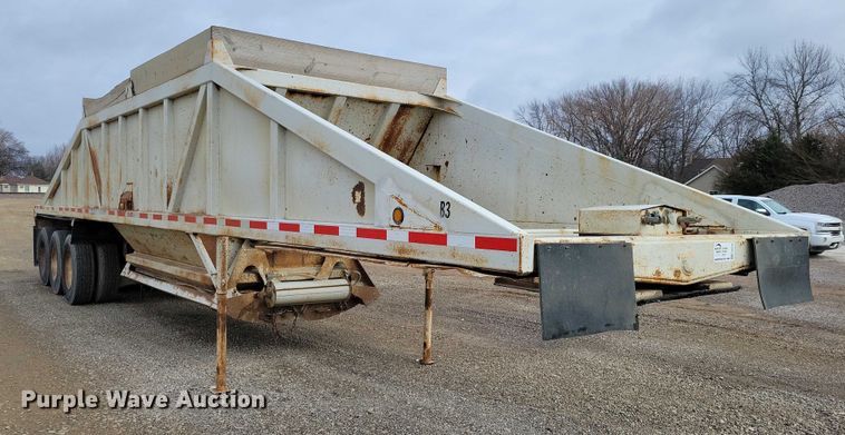 image for item EA2754 1991 Ranch Manufacturing Co bottom dump trailer