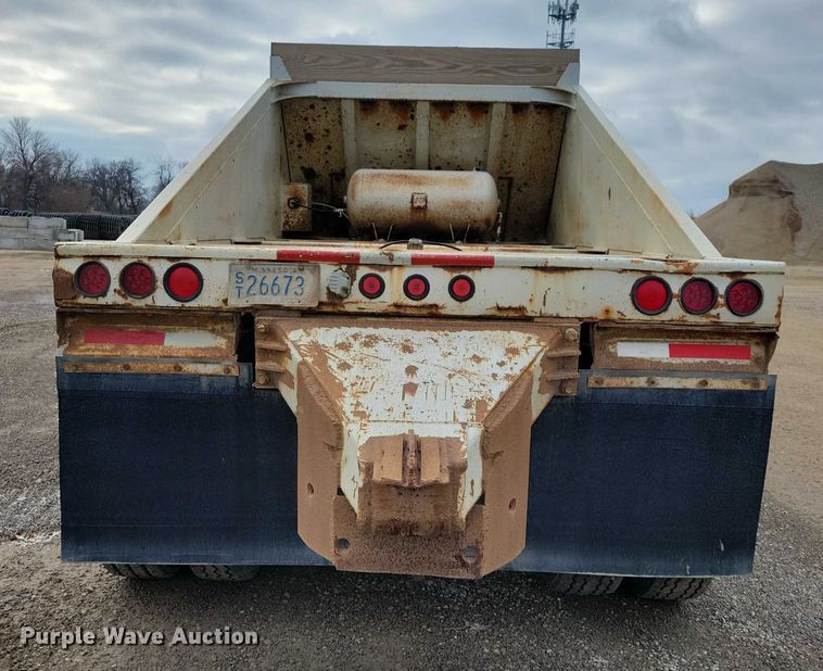 image for item EA2754 1991 Ranch Manufacturing Co bottom dump trailer