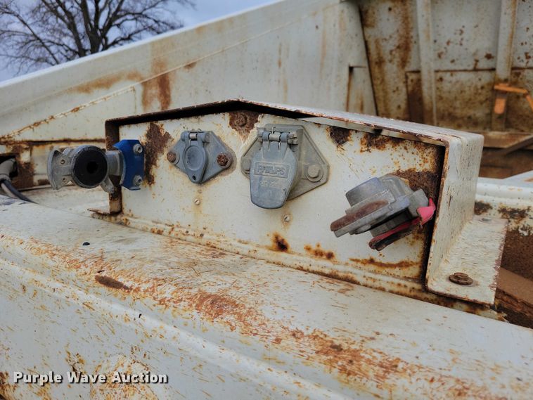 image for item EA2754 1991 Ranch Manufacturing Co bottom dump trailer