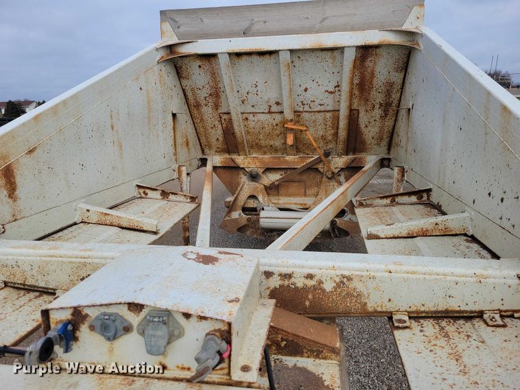 image for item EA2754 1991 Ranch Manufacturing Co bottom dump trailer