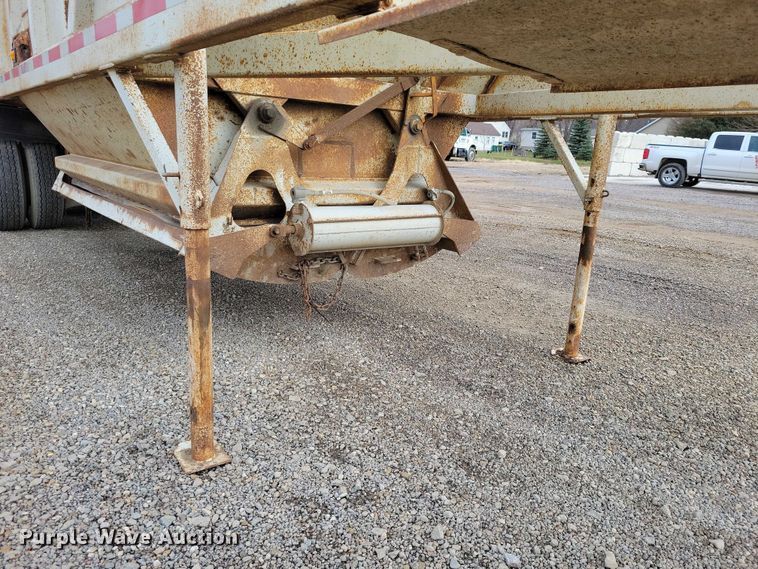 image for item EA2754 1991 Ranch Manufacturing Co bottom dump trailer