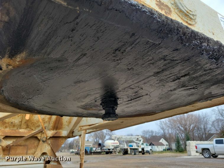 image for item EA2754 1991 Ranch Manufacturing Co bottom dump trailer