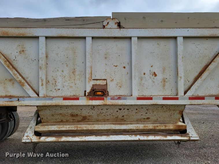 image for item EA2754 1991 Ranch Manufacturing Co bottom dump trailer