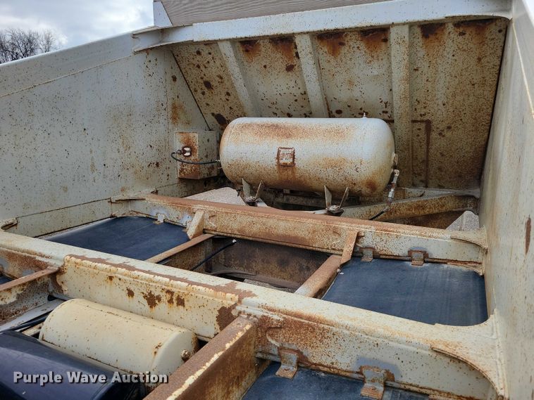 image for item EA2754 1991 Ranch Manufacturing Co bottom dump trailer