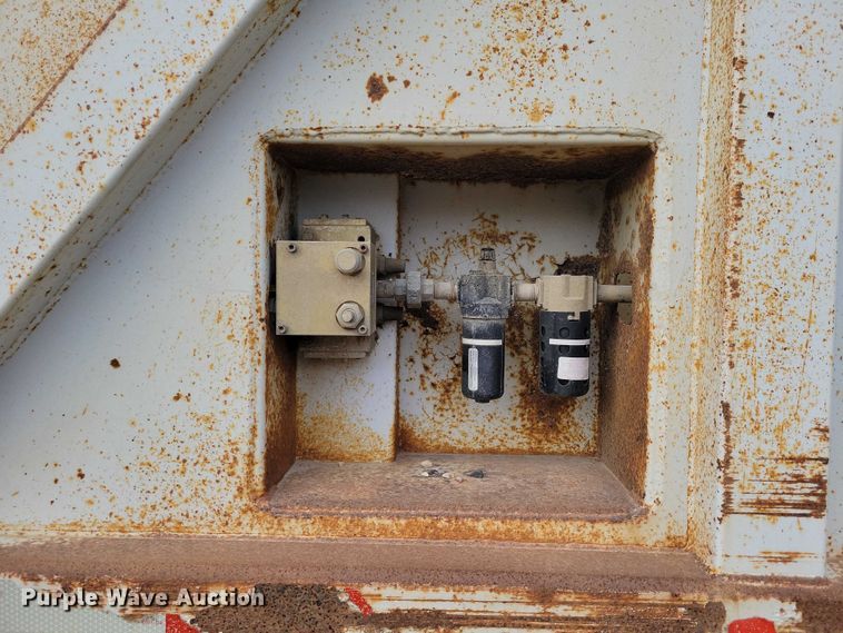 image for item EA2754 1991 Ranch Manufacturing Co bottom dump trailer