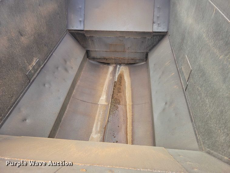 image for item EA2754 1991 Ranch Manufacturing Co bottom dump trailer