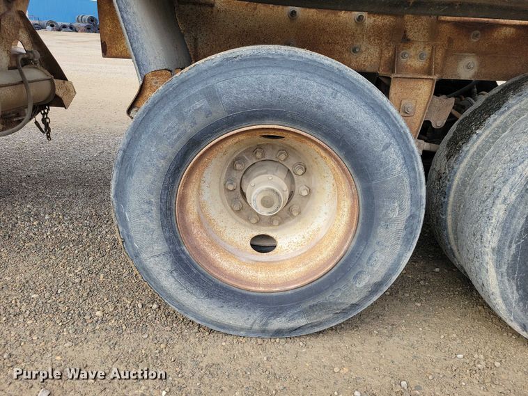 image for item EA2754 1991 Ranch Manufacturing Co bottom dump trailer