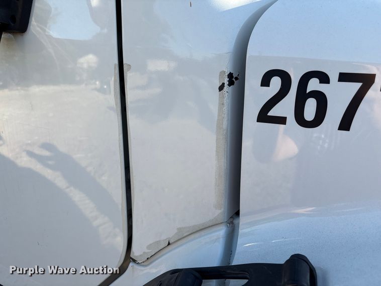 image for item EA6983 2014 Freightliner Business Class M2 utility / service truck