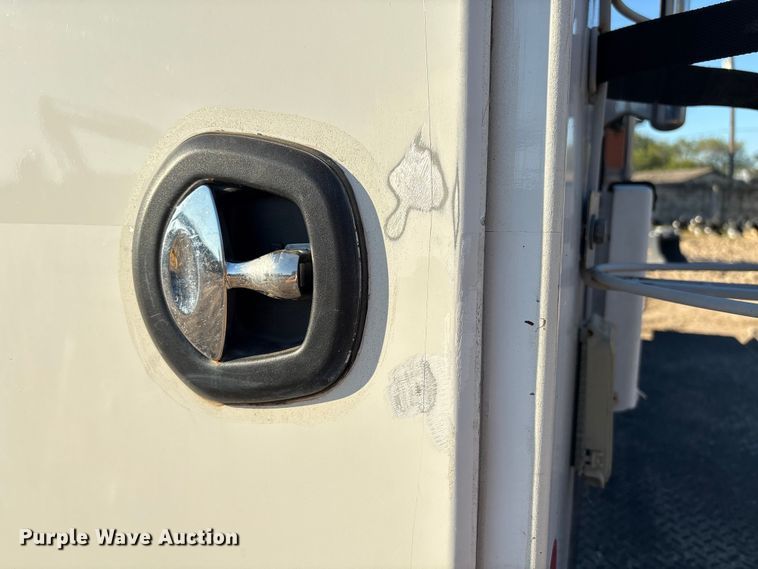 image for item EA6983 2014 Freightliner Business Class M2 utility / service truck