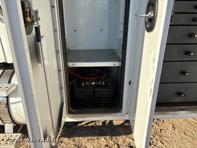 image for item EA6983 2014 Freightliner Business Class M2 utility / service truck