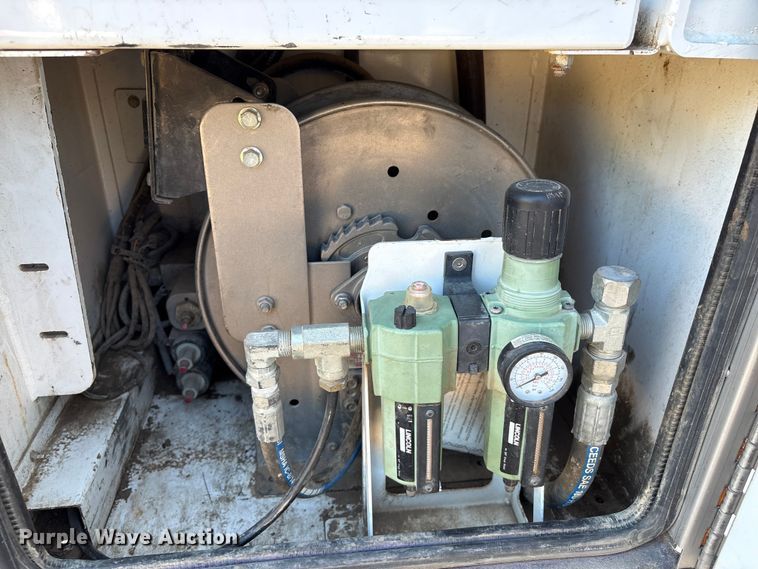 image for item EA6983 2014 Freightliner Business Class M2 utility / service truck