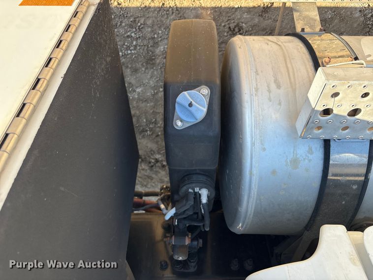 image for item EA6983 2014 Freightliner Business Class M2 utility / service truck