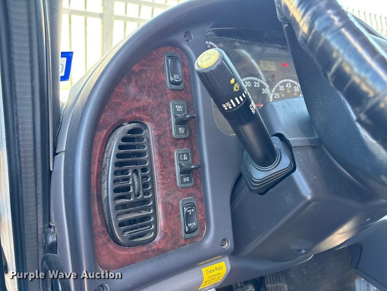 image for item EA6983 2014 Freightliner Business Class M2 utility / service truck