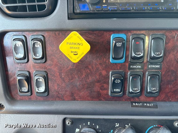 image for item EA6983 2014 Freightliner Business Class M2 utility / service truck