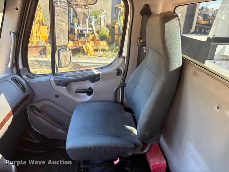 image for item EA6983 2014 Freightliner Business Class M2 utility / service truck