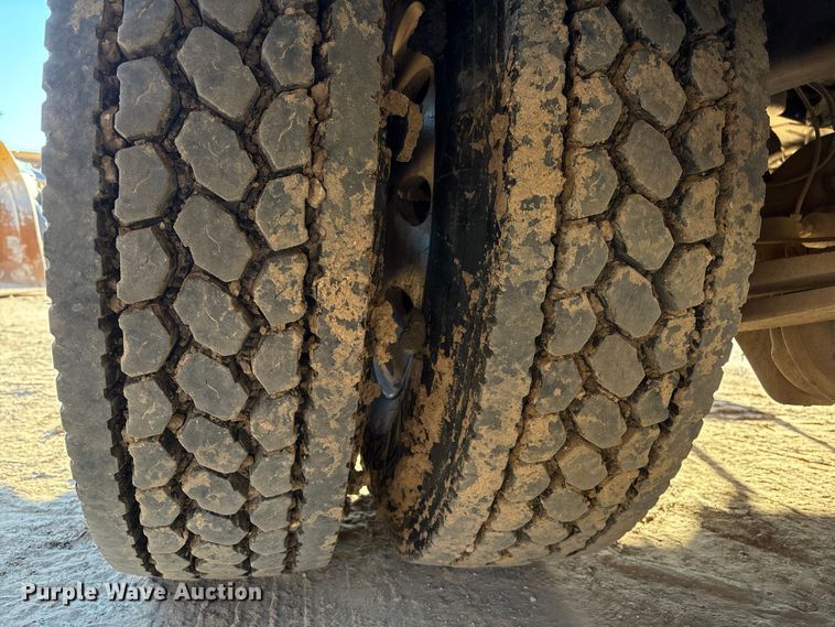 image for item EA6983 2014 Freightliner Business Class M2 utility / service truck