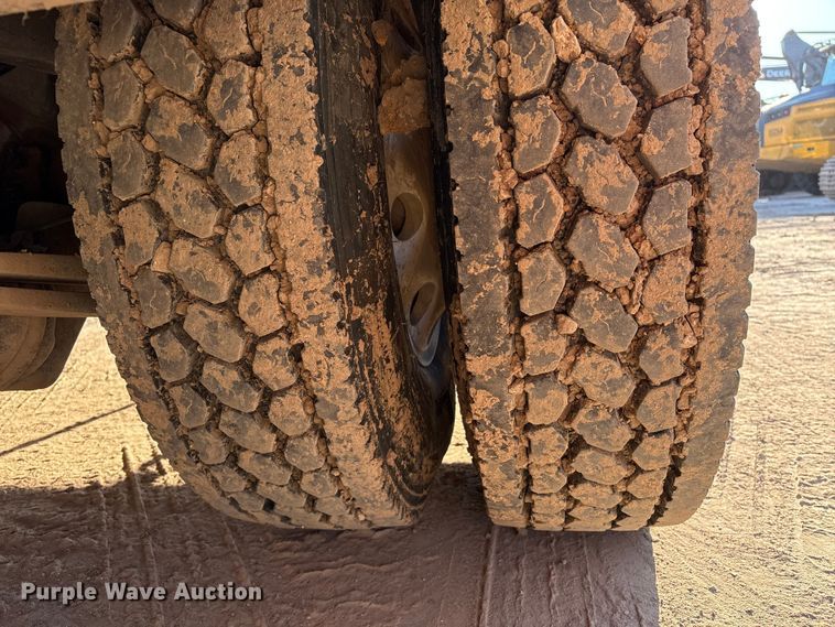 image for item EA6983 2014 Freightliner Business Class M2 utility / service truck