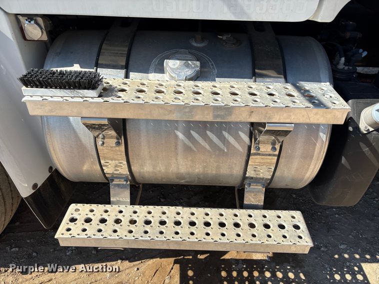 image for item EA6984 2014 Freightliner Business Class M2 utility / service truck