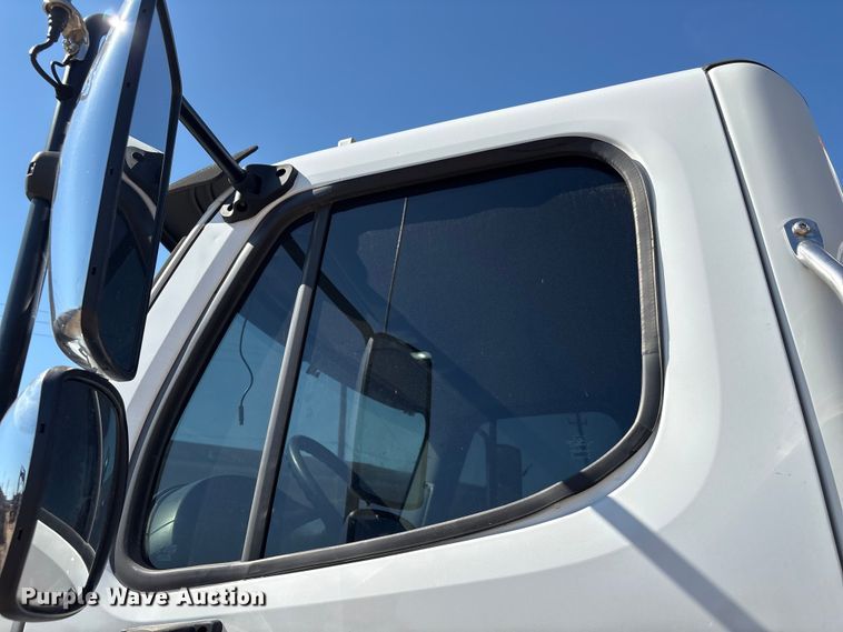 image for item EA6984 2014 Freightliner Business Class M2 utility / service truck