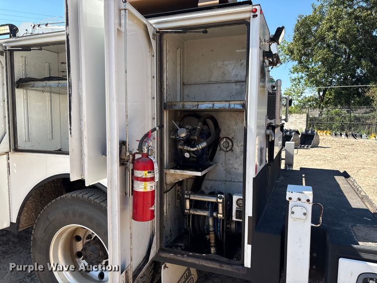 image for item EA6984 2014 Freightliner Business Class M2 utility / service truck