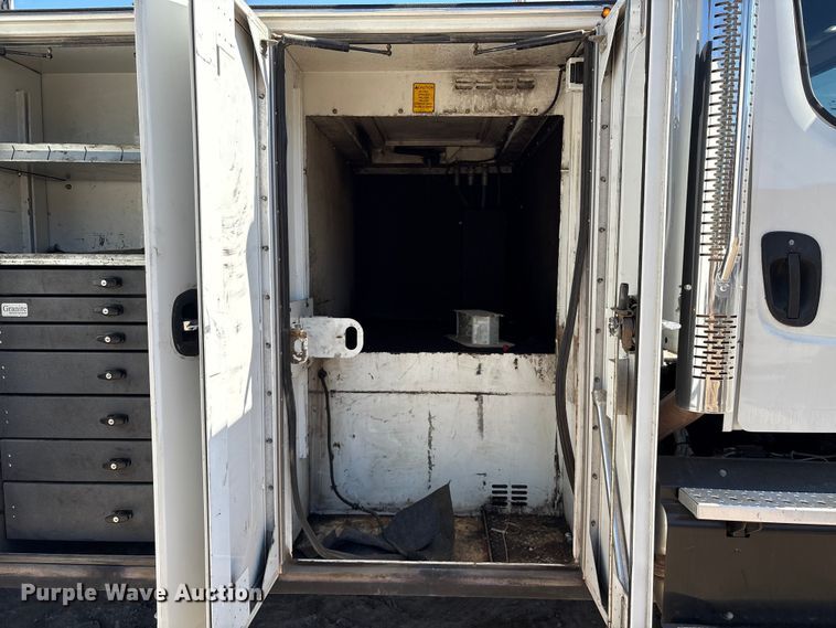 image for item EA6984 2014 Freightliner Business Class M2 utility / service truck