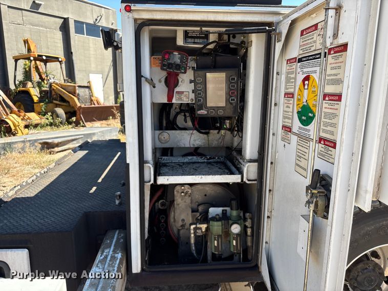 image for item EA6984 2014 Freightliner Business Class M2 utility / service truck